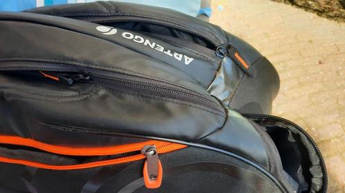 Dubbelesport tas voor tennis en  voetbal   de, Sport en Fitness, Padel, Gebruikt, Padeltas, Ophalen of Verzenden