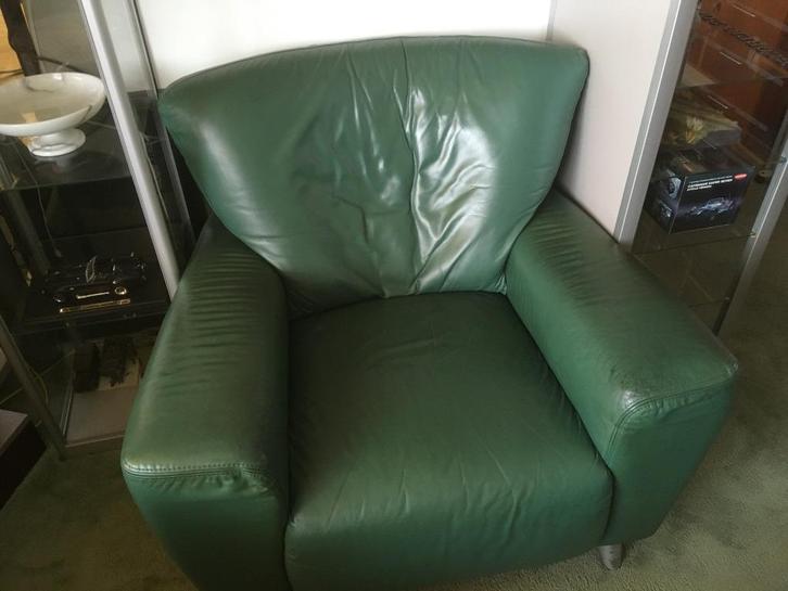 bankstel leder 3 + 1 zits (Kosmos) groen met brede armsteun, Huis en Inrichting, Banken | Bankstellen, Gebruikt, Rechte bank, Tweepersoons