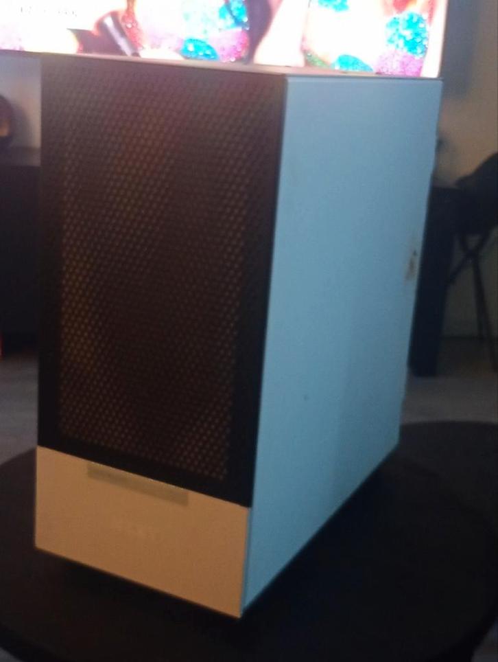 Gaming pc tekoop, Huis en Inrichting, Kasten | Roldeurkasten en Archiefkasten, Zo goed als nieuw, Minder dan 100 cm, 25 tot 50 cm