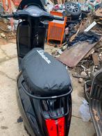 Vespa sprint zadel nieuw, Fietsen en Brommers, Brommeronderdelen | Scooters, Ophalen of Verzenden, Zo goed als nieuw, Vespa