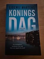 Koningsdag - Lidewij Martens - Thriller, Boeken, Ophalen of Verzenden, Zo goed als nieuw, Lidewij Martens, Nederland
