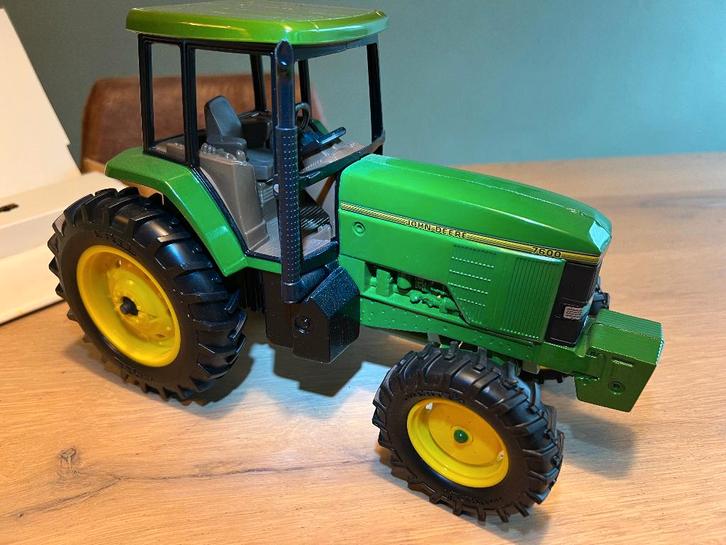 John Deere schaalmodel 1:16 tractor type 7600, ERTL USA, Hobby en Vrije tijd, Modelauto's | Overige schalen, Nieuw, Tractor of Landbouw