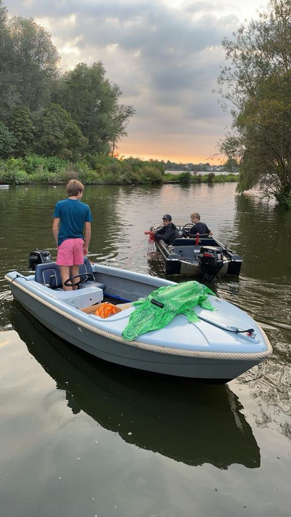 Leuke boot met Mercury buitenboordmotor, Watersport en Boten, Motorboten en Motorjachten, Gebruikt, Overige materialen, Tot 6 meter