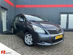 Toyota Verso 1.6 VVT-i Aspiration | Hoge instap | Metallic |, Auto's, Toyota, Te koop, Zilver of Grijs, Benzine, 132 pk