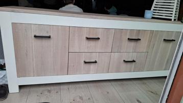 Dressor, come and get it this weekend!!!! beschikbaar voor biedingen