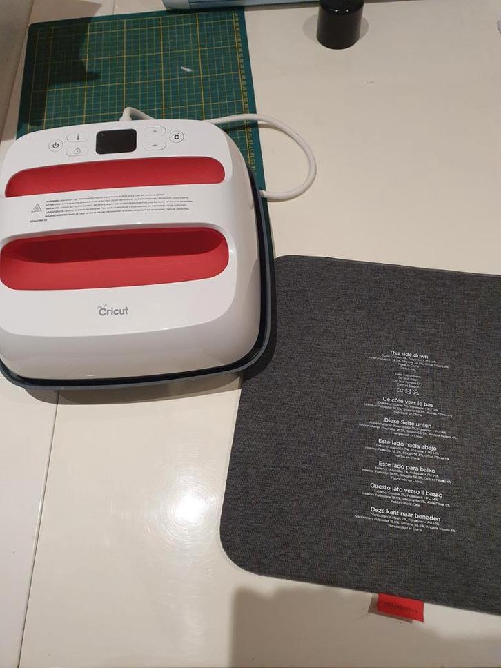 Cricut easypress 2 incl mat, Hobby en Vrije tijd, Kledingapplicaties en Hotfix, Zo goed als nieuw, Overige typen, Ophalen of Verzenden