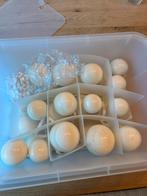 Gratis - witte kerstballen & versiering, Diversen, Kerst, Ophalen, Zo goed als nieuw