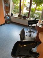 Kapsalon Inboedel - Stoelen, Wasbakken, Vitrinekast, Ophalen, Gebruikt, Drie