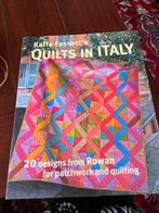 Kaffe Fassett's Quilts in Italy - Quiltboek, Boeken, Hobby en Vrije tijd, Ophalen of Verzenden, Zo goed als nieuw, Borduren en Naaien