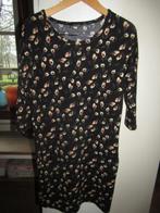 G149 Norah mt 36 jurk zwart beige bloemen gebreide stof, Verzenden, Zwart, Knielengte, Norah