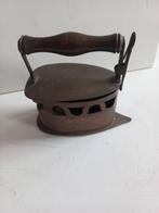 Antiek Strijkijzer met Houten Handvat, Ophalen of Verzenden