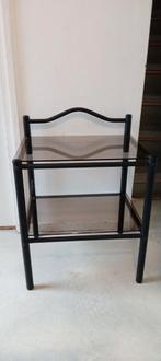 Nachtkasje met rookglas, Huis en Inrichting, Slaapkamer | Nachtkastjes, Ophalen, Zo goed als nieuw, Glas, Minder dan 55 cm