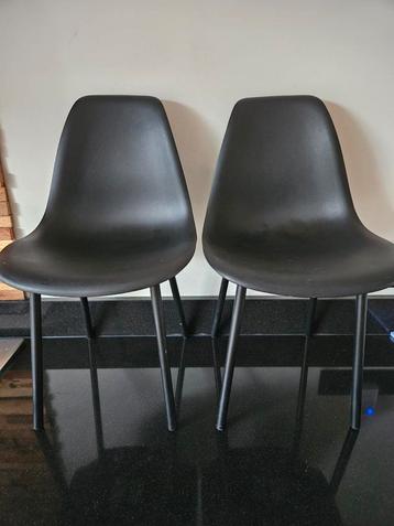 2 Zwarte Kinderstoelen (2-6 jaar) - Nieuwstaat! beschikbaar voor biedingen