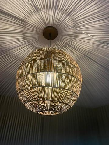 Mooie plafondlamp beschikbaar voor biedingen