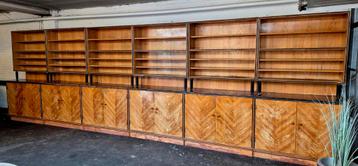 Enorme Wandkast  | Winkelkast | Boekenkast  beschikbaar voor biedingen