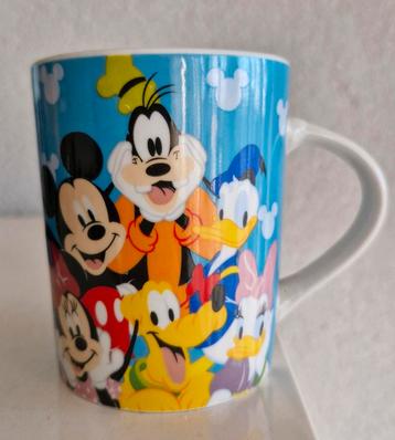 Beker met Disney figuren beschikbaar voor biedingen