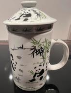 Leuke 3 delige Chinese theebeker met bamboo etende panda’s, Ophalen of Verzenden, Zo goed als nieuw, Keramiek, Overige stijlen