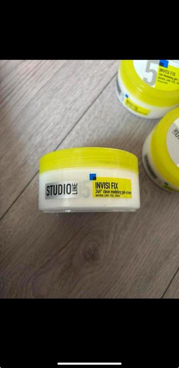 Studio line wax beschikbaar voor biedingen