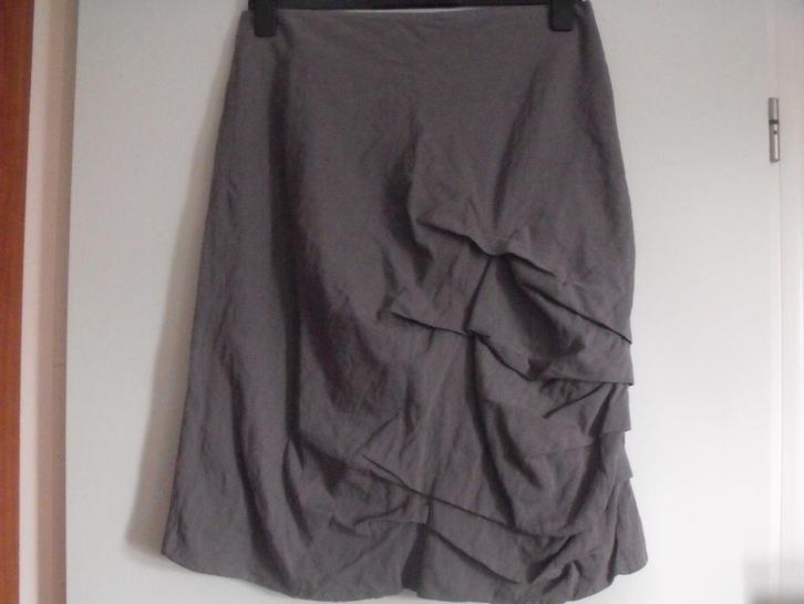 Rok, Moom, maat 40, grijs., Kleding | Dames, Rokken, Zo goed als nieuw, Maat 38/40 (M), Grijs, Onder de knie, Ophalen of Verzenden