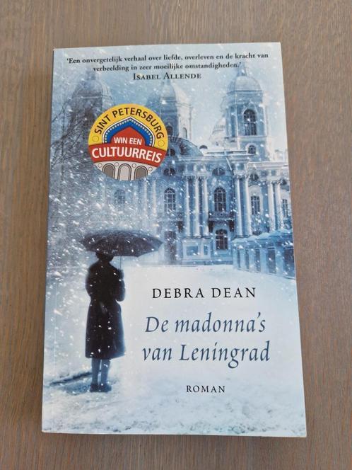 De madonna's van Leningrad van Debra Dean, Boeken, Literatuur, Zo goed als nieuw, Nederland, Ophalen of Verzenden
