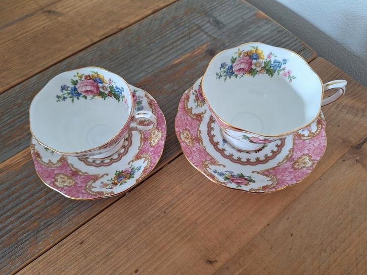 Royal Albert Lady Carlyle Kop en Schotel Set van 2, Huis en Inrichting, Keuken | Servies, Zo goed als nieuw, Kop(pen) en/of Schotel(s)
