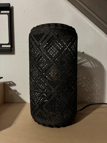 Sfeervolle Schemerlamp met uniek design beschikbaar voor biedingen