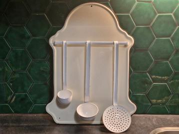 Wandrek/decoratie met keukengerei beschikbaar voor biedingen