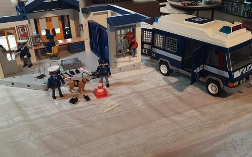 3165 politieburo met 3166 arrestantenbus, Kinderen en Baby's, Speelgoed | Playmobil, Zo goed als nieuw, Complete set, Ophalen of Verzenden