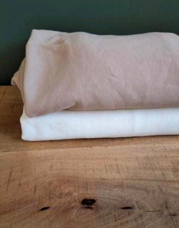 2x lap stof • Beige en off white beschikbaar voor biedingen