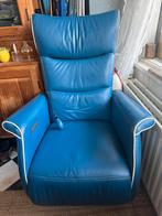 Sta op stoel fauteuil blauw leer relaxfauteuil Prominent, Huis en Inrichting, Fauteuils, Ophalen, Zo goed als nieuw, 50 tot 75 cm