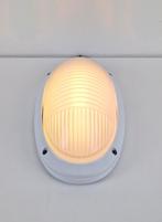 Vintage simes buitenlamp wandlamp metaal glas ’80 italy wit, Wandlamp, Waterbestendig, Ophalen of Verzenden, Netvoeding
