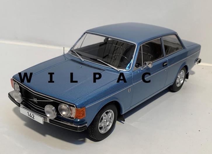 Volvo 142. DL 1973 1:18 licht blauw met. Model. Car. Group., Hobby en Vrije tijd, Modelauto's | 1:18, Nieuw, Auto, Overige merken