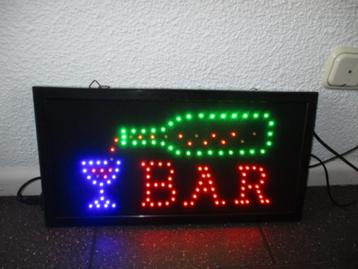 Bar led verlichting cocktail bar voor mancave of feest beschikbaar voor biedingen