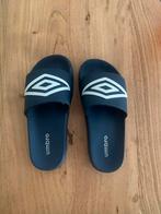 Umbro slippers maat 32, Ophalen of Verzenden, Zo goed als nieuw, Jongen, Umbro