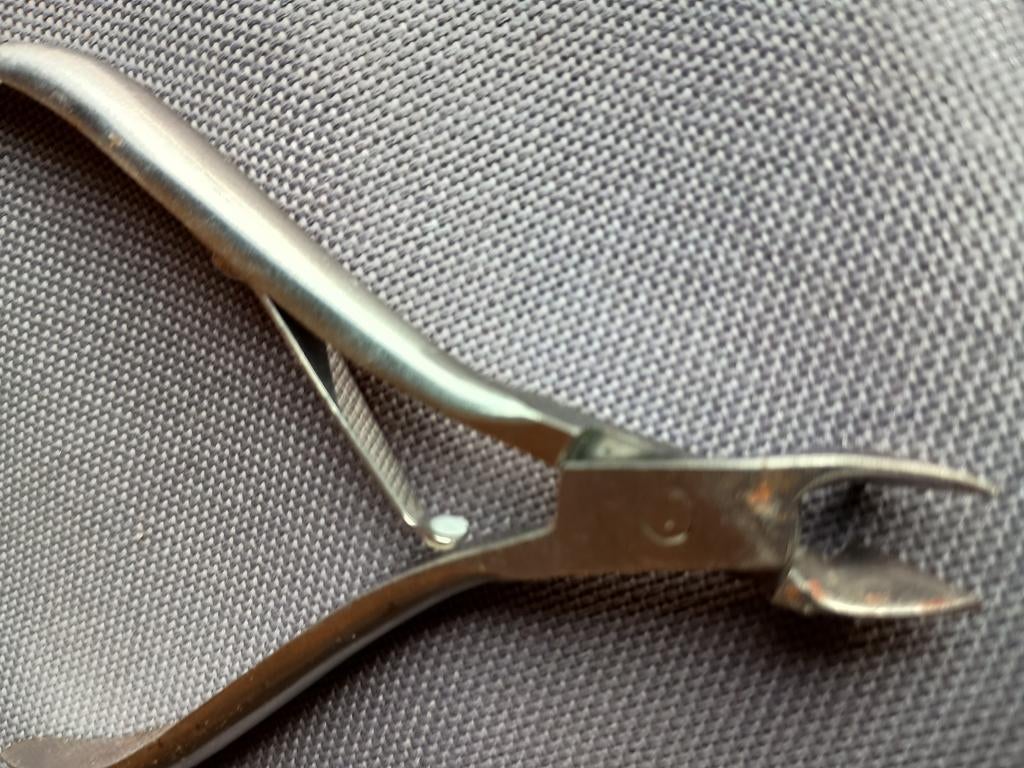 Klemtangetje met veer, Ophalen of Verzenden, Gebruikt