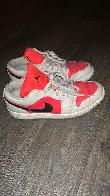 Nike air jordan 1 low maat 44,5 limeted edetion beschikbaar voor biedingen