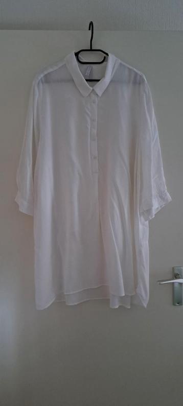 Witte blouse maat 54 beschikbaar voor biedingen
