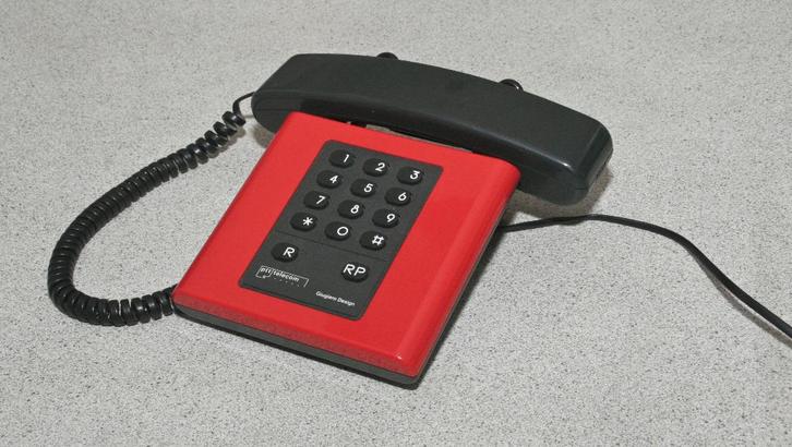 Giugiaro design telefoon (jaren 90). In originele verpakking, Antiek en Kunst, Kunst | Designobjecten, Ophalen of Verzenden