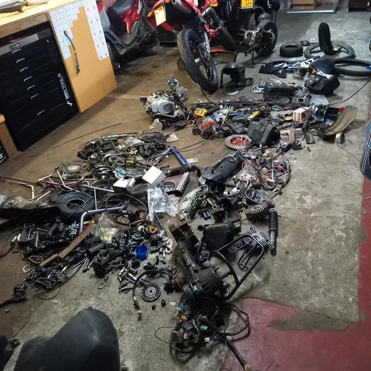 Onderdelen van alles wat., Motoren, Accessoires | Overige, Zo goed als nieuw, Ophalen of Verzenden