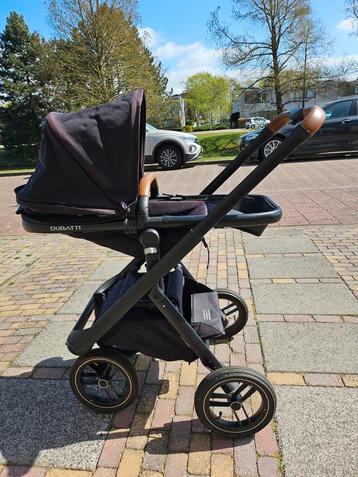 Dubatti Kinderwagen jaar oud  beschikbaar voor biedingen