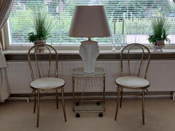 RETRO SET: 2 stoeltjes, een barwagentje en lamp beschikbaar voor biedingen