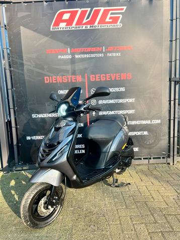 ZGAN! Custom Piaggio zip 4-takt brom 2501km GRATIS BEZORGD!! beschikbaar voor biedingen