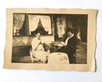 Oude foto Moeder en dochter aan de thee circa 1930, Verzamelen, Foto, Ophalen of Verzenden, Zo goed als nieuw, Voor 1940