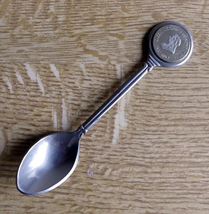Lepeltje Queen Victoria Diamond Jubilee souvenirlepeltje, Verzamelen, Koninklijk Huis en Royalty, Gebruikt, Speld(je) of Lepel(tje)