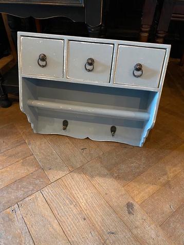 Brocante hangkastje, oud wandkastje, klein keukenkastje VdlM beschikbaar voor biedingen