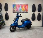 Vespa sprint 2022, full option, custom, akrapovic, Fietsen en Brommers, Scooters | Vespa, Ophalen, Overige modellen, Maximaal 45 km/u