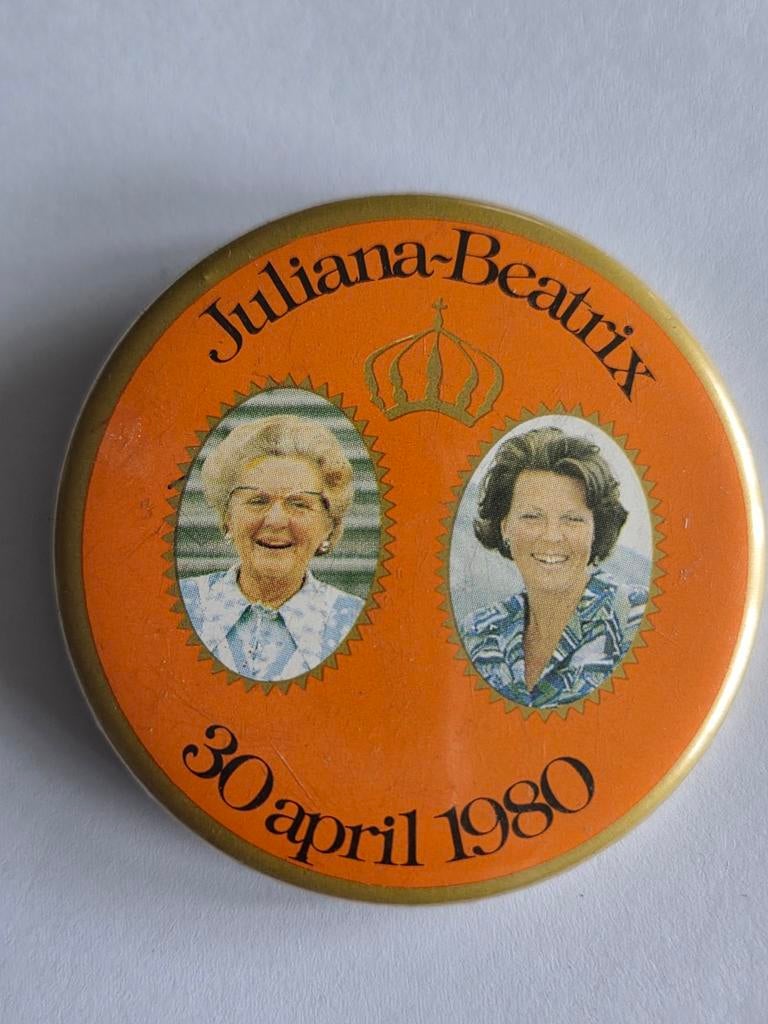 Oranje Button Juliana & Beatrix 30 april 1980, Ophalen of Verzenden