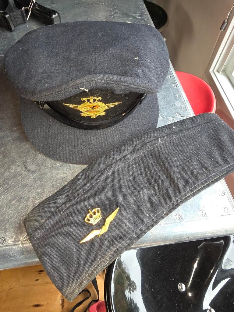 Klu uniform dt met pet en sleuf, Ophalen of Verzenden, Luchtmacht, Nederland, Kleding of Schoenen