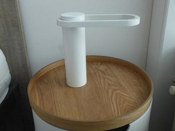 NIEUW 2 HOOP slaapkamerlamp nachtlamp tafel v BLOMUS wit, Huis en Inrichting, Lampen | Tafellampen, Nieuw, Minder dan 50 cm, Kunststof