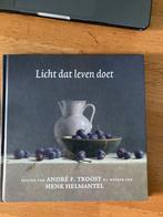 Licht dat leven doet - Troost & Helmantel, Boeken, Ophalen of Verzenden, Zo goed als nieuw, Fotografie algemeen